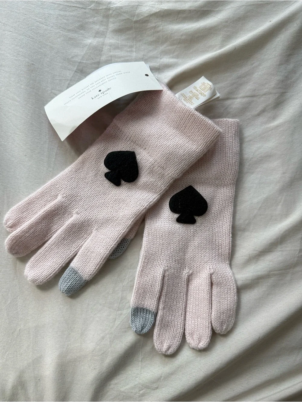 NWT kate spade New Touchscreen Knit Gloves with Black Spade Accent